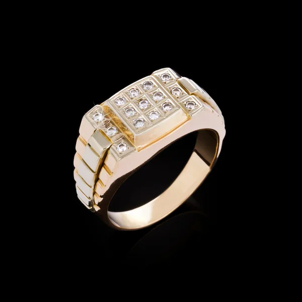Zlatý diamantový prsten na černém pozadí — Stock fotografie