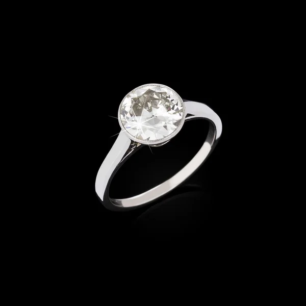 검은색에 참여 다이아몬드 반지 — 스톡 사진