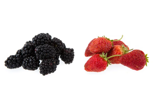 Blackberry and strawberry isolated on white background — Stock Photo, Image
