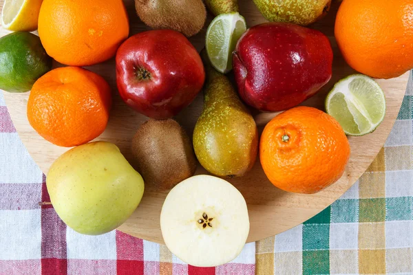 Pilha de fruta fresca — Fotografia de Stock