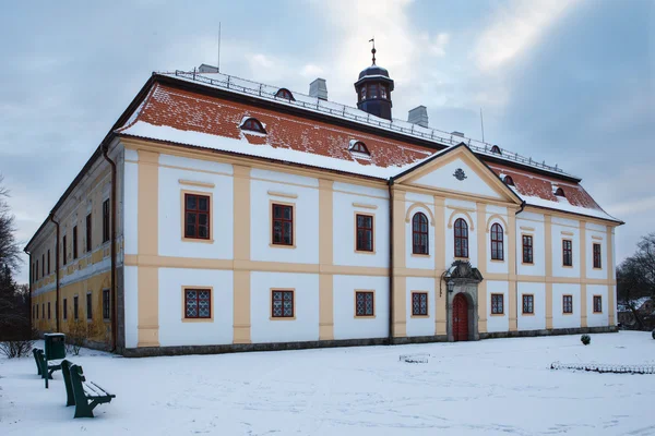 Chateau Chotebor у зимовий, Європи, Чеська Республіка — стокове фото