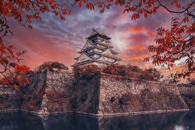 Japonya, Osaka Kalesi üzerinde gün batımı
