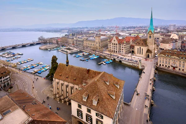 Zürih ufuk çizgisinin havadan görünüşü ve Limmat nehri, İsviçre — Stok fotoğraf