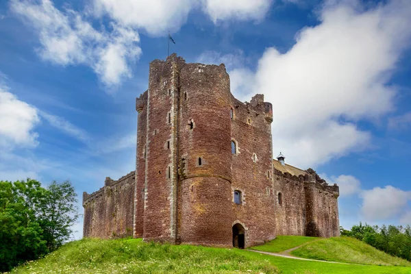 Medieval stronghold Doune Castle near the village Doune in the Stirling district, Scotland. — Stock Photo, Image