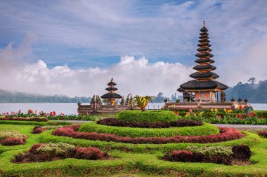 Pura Ulun Danu tapınağı Beratan Gölü, Bali