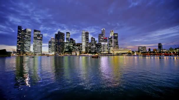 Singapur şehrinin gökyüzü geceleri — Stok video