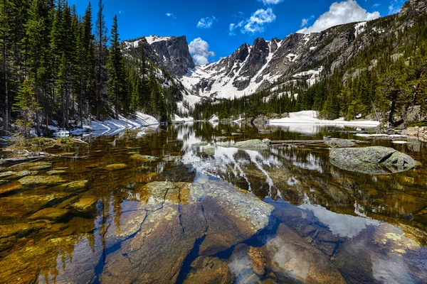 Lac Dream au parc national des Rocheuses — Photo