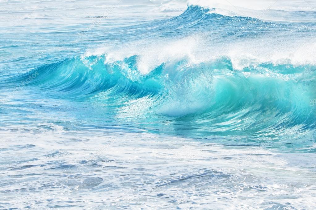 turquoise waves at Sandy Beach, Hawaii