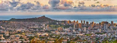 Waikiki ve Diamond Head üzerinden Tantalos uyanık