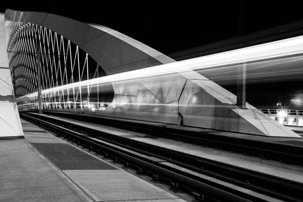 Natt syn på Troja bridge, Prag — Stockfoto