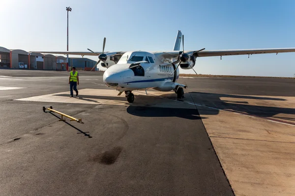 Small local propeller powered passenger aircraft, Cesaria Evora — Stock Photo, Image