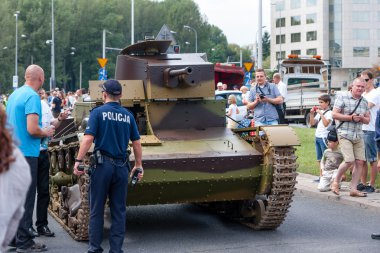 Lehçe vintage tank 7tp