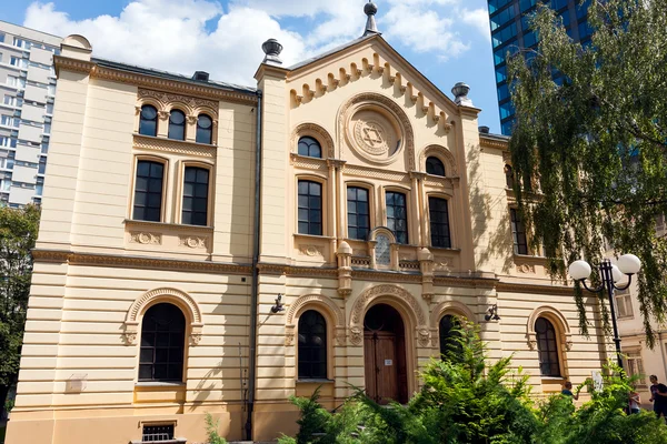 Nozyk familj synagogan i Warszawa stad — Stockfoto