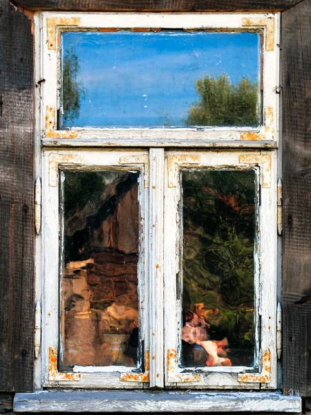 Old Window reflections — Stock Photo, Image