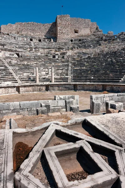 Milet, Truthahn. zentrale Ansicht des griechischen Theaters — Stockfoto