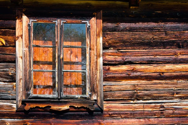 Ülke ev pencere — Stok fotoğraf