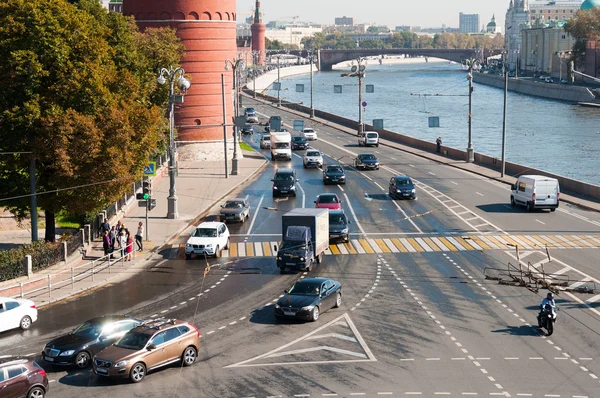 Москва, Російська Федерація - 21.09.2015. Московський кремль і набережної, Росія — стокове фото