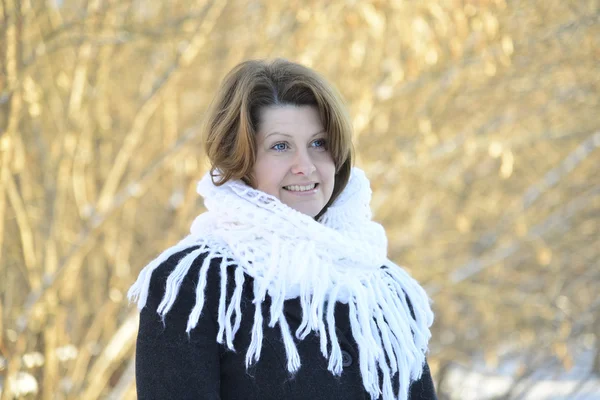 Russian woman in shawl on his shoulders — Stock Photo, Image