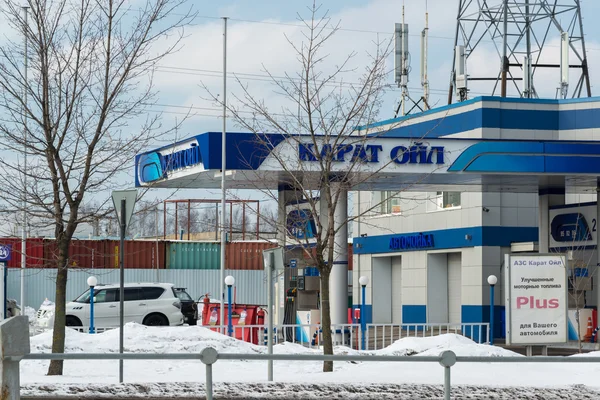 Zelenograd, Rússia - 20 de fevereiro de 2016. posto de gasolina Karat Oil — Fotografia de Stock