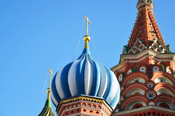 Cathédrale Saint-Basile et descente Vassilevski de la Place Rouge à Moscou, Russie — Photo