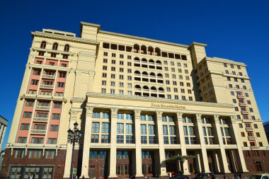 Moscow, Rusya Federasyonu-Şubat 18.2016. Four Seasons Hotel, Manezh kare
