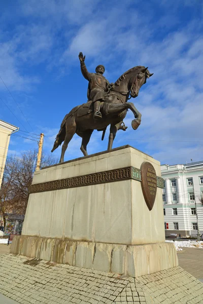 Tver, Russia - February 27. 2016.  monument to  founder of  city of Prince Mikhail Yaroslavich Tverskoy — Stock Photo, Image