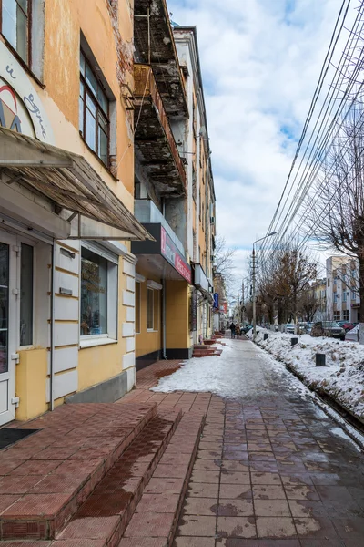 Tver, Russia - February 27. 2016.  Volnoga Novgoroda Street in the historic part of the city — Stock Photo, Image