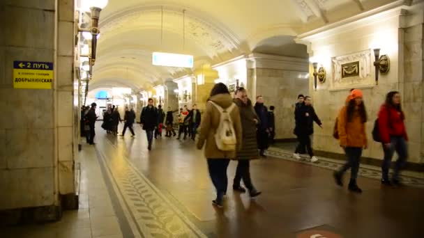Moscú, Rusia - Marzo 10.2016. Anillo Oktyabrskaya estación de metro — Vídeos de Stock
