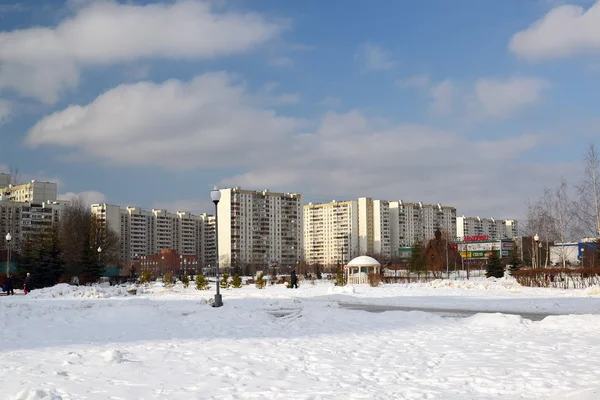 Zelenograd, Rússia - Fevereiro 20.2016. 16 Boulevard bairro no inverno — Fotografia de Stock