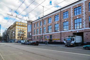 Moskova, Rusya - 14 Mart 2016. Sokak Novoryazanskaya genel bakış