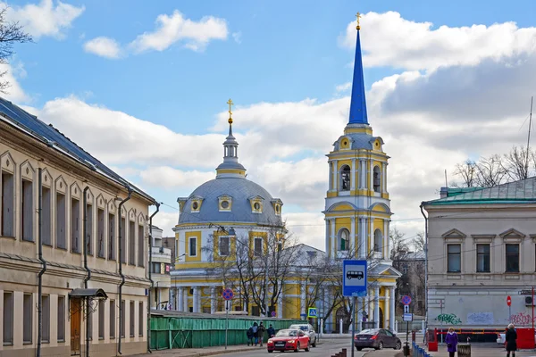 Moscou, Rússia - 14 de março de 2016. Igreja da Ascensão no campo ervilha — Fotografia de Stock
