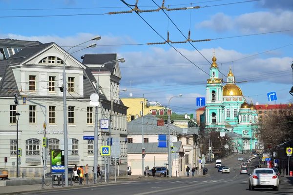 俄罗斯莫斯科-2016 年 3 月 14 日。主显节大教堂上街头 Spartakovskaya — 图库照片