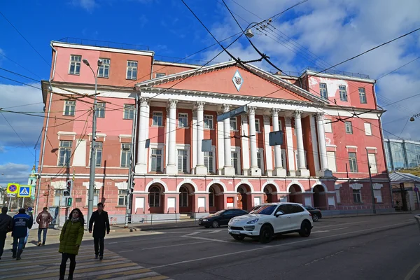 Moscú, Rusia - 14 de marzo de 2016. Farmstead Count Musin-Pushkin en Razgulyai, ahora Universidad Estatal de Ingeniería Civil —  Fotos de Stock