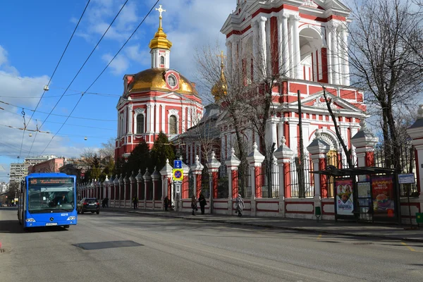 モスクワ, ロシア連邦 - 2016 年 3 月 14 日。スタラヤ ・ Basmannaya 通りの偉大な殉教者ニキータの寺 — ストック写真