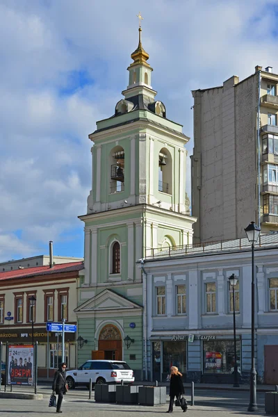 Moskva, Ryssland - 14 mars 2016. Klockstapel av tempel av halshuggning Johannes Döparen — Stockfoto