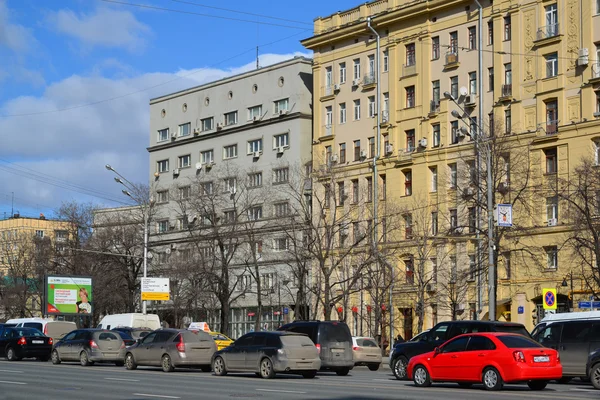 Moscú, Rusia - 14 de marzo de 2016. Casas de arquitectura estalinista en el anillo de jardín — Foto de Stock