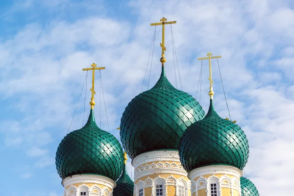 Opstandelseskatedralen i Tutaev, Rusland. Golden Ring rejser - Stock-foto