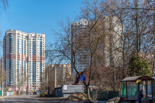 Balashikha, Rusko - duben 05.2016. Pohled na město na ulici Sverdlov — Stock fotografie