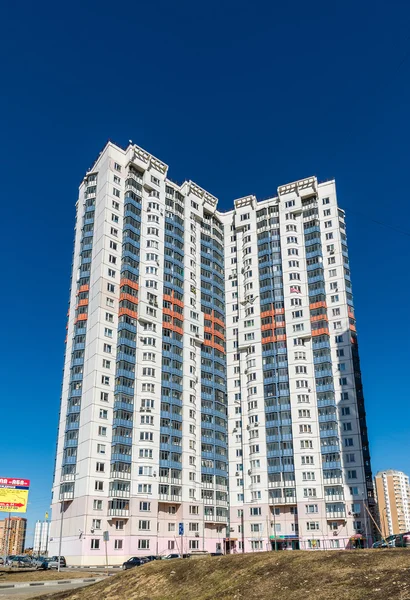 Balaschikha, russland - april 05.2016. Blick auf die Stadt auf der Straße swerdlov — Stockfoto