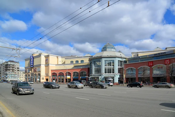 Moscou, Rússia - 14 de março de 2016. shopping center Atrium at Metro Kurskaya — Fotografia de Stock