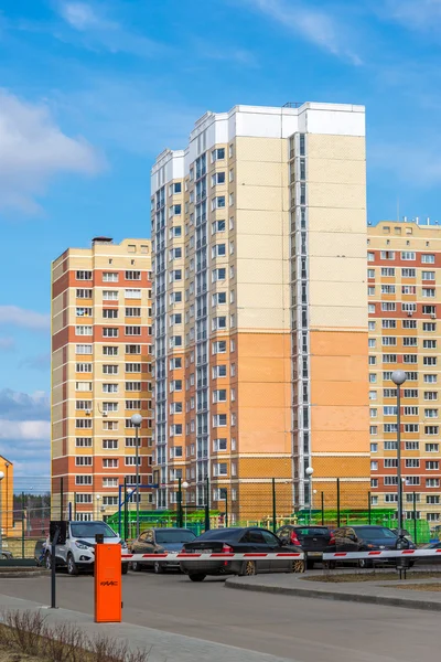 Andreevka, Rusia - Abril 11.2016. complejo residencial Uyutniy —  Fotos de Stock