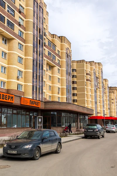 Andreevka, Rusia - Abril 11.2016. complejo residencial Uyutniy — Foto de Stock