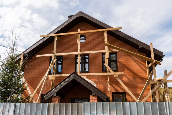 Unfinished private house from a red brick — Stock Photo, Image