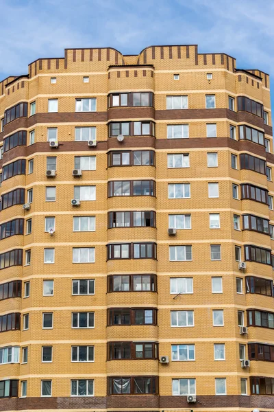 Andreevka, Federacja Rosyjska - kwietnia 11.2016. kompleks mieszkalny Uyutniy — Zdjęcie stockowe
