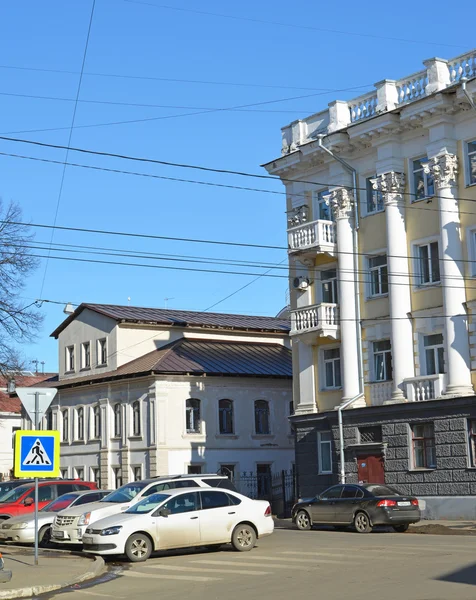 Russia, Yaroslavl-March 29.2016.  Residential building  of Soviet times on Sovetskaya street. — Stock Photo, Image