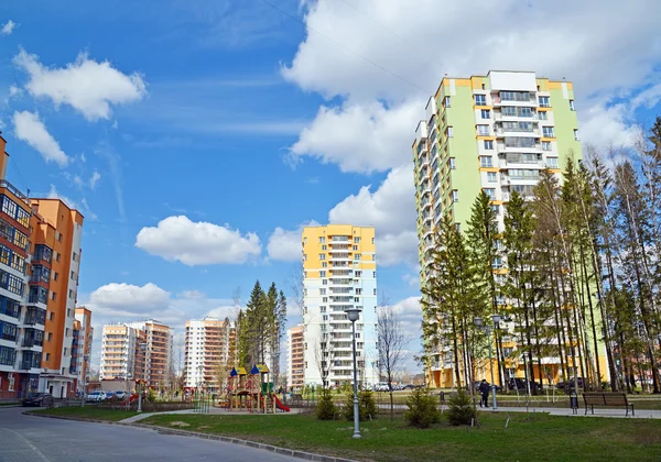 Moskva, Rusko duben 24.2016. Zelenograd - spící oblasti města — Stock fotografie