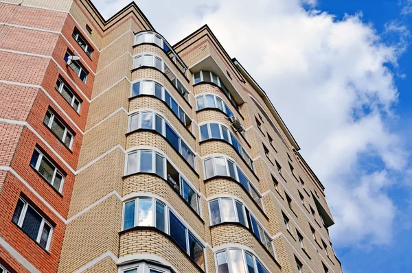 Facade of a modern apartment building — Stock Photo, Image