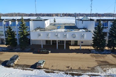 Rusya, Yaroslavl-Mart 27.2016. Kışın nehir istasyonu Binası