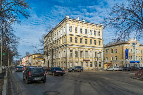 Russie, Iaroslavl-28 mars 2016. Pervomayskaya Street - l'une des villes centrales — Photo