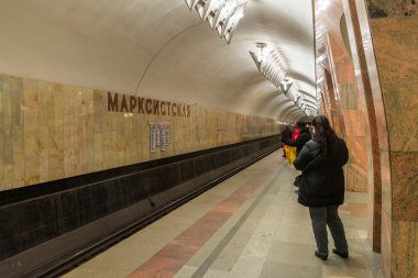 Moscow, Rusya Federasyonu-27.04.2015. Metro istasyonları Marxistskaya. Moskova metrosu taşıyan 7 milyonun üzerinde yolcu günlük